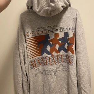 Hoodie - Assnygg hoodie från reclaimed vintage