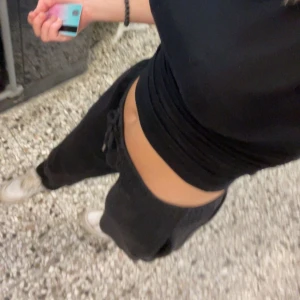 Mjukis - Svarta mjukis med en ficka bak. Använder ej längre. Lägg prisförslag 