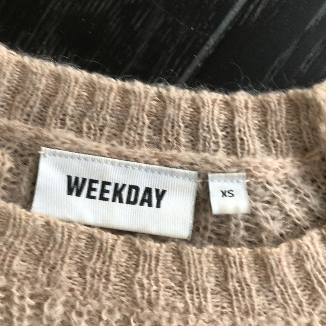 Beige tröja weekday - 90