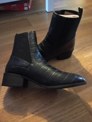 Boots Miss selfridge  - Helt Nya skor från Miss selfridge storl 39 
