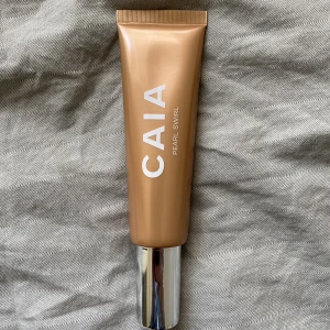 Highlighter Caia  - Highlighter i färgen ”Pearl Swirl” från Caia! Endast testad! ⭐️nypris 245kr 
