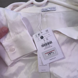 Skjorta  - Skjorta från bershka storlek s 