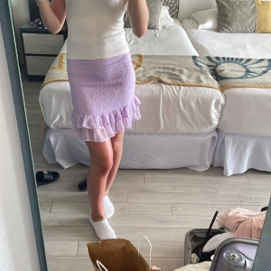 Kjol - Nästan alldrg använd 