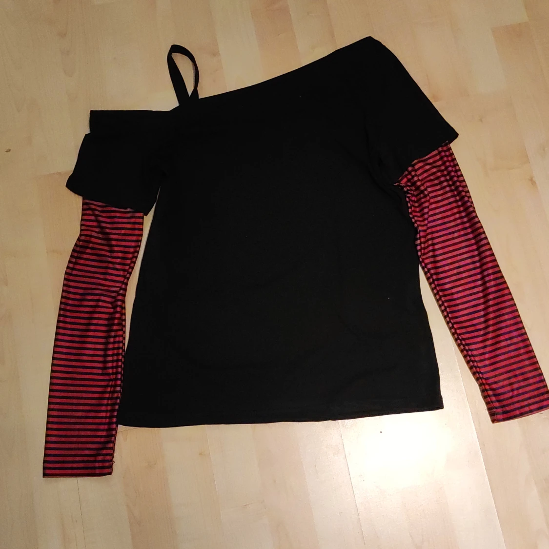 Svart anime randig t-shirt - 91