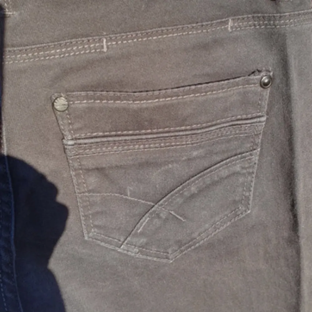 Skit snygga espirit jeans lågmidjade och bootcut! Storlek 29/32. Jeans & Byxor.
