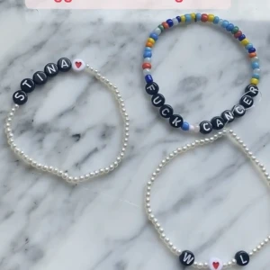 Pärlarmband  - Nu är vi äntligen igång med produktionen - passa på att beställa😀  (Ett armband kostar 30 kr)