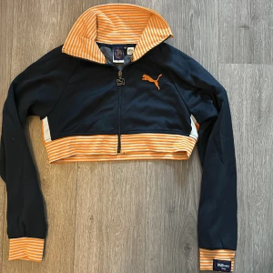Beyond retro puma croptop - Puma zipup omsydd och köpt på beyond retro Strl xs +frakt