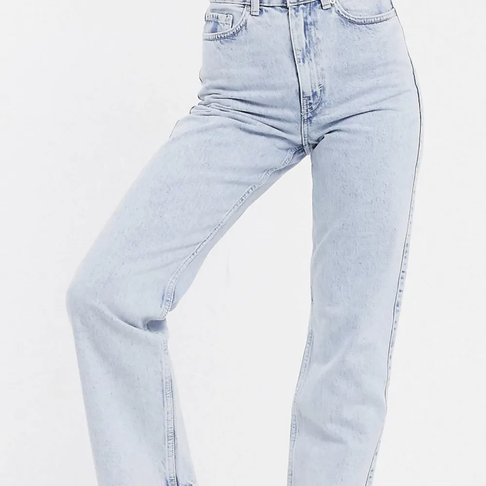 Weekday jeans i rowe modellen, stl W28/L30. Säljs då de ej används. I jättebra skick. . Jeans & Byxor.