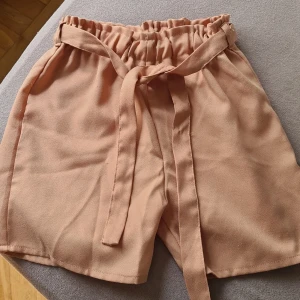 Sommarhorts - Säljer sommarhorts pga använder sällan