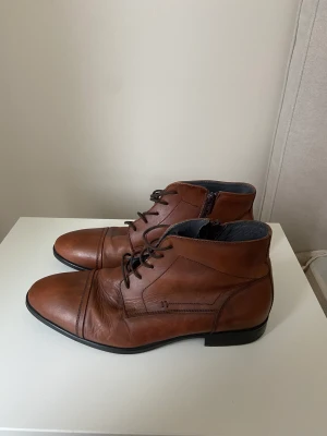 Boots - Bruna finskor, herr med högre höjd