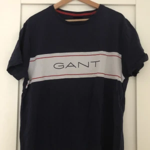Gant T-shirt - Nypris ca 500kr fint skick, 100kr  💛