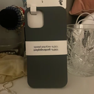 Mörk grått skal - Mörk grått skal 