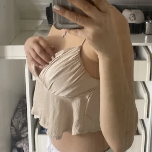 Tröja  - Asss snygg beige tröja 