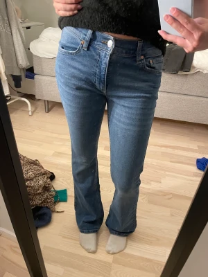 GINA TRICOT JEANS - Nästan helt oandvänd jeans ifrån gina tricot 