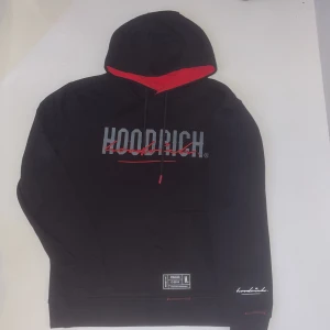 Hoodrich hoodie - Fint skick. Något större i storlek. 