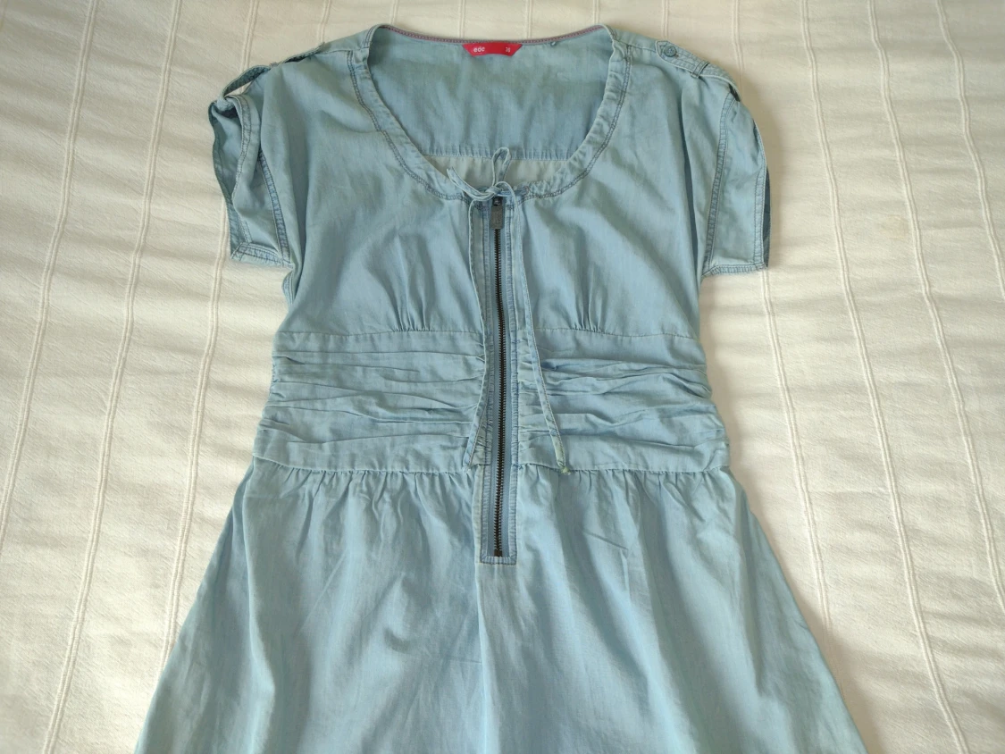 Blå/ljusblå klänning/jeansklänning från Edc, storlek 36 - 90