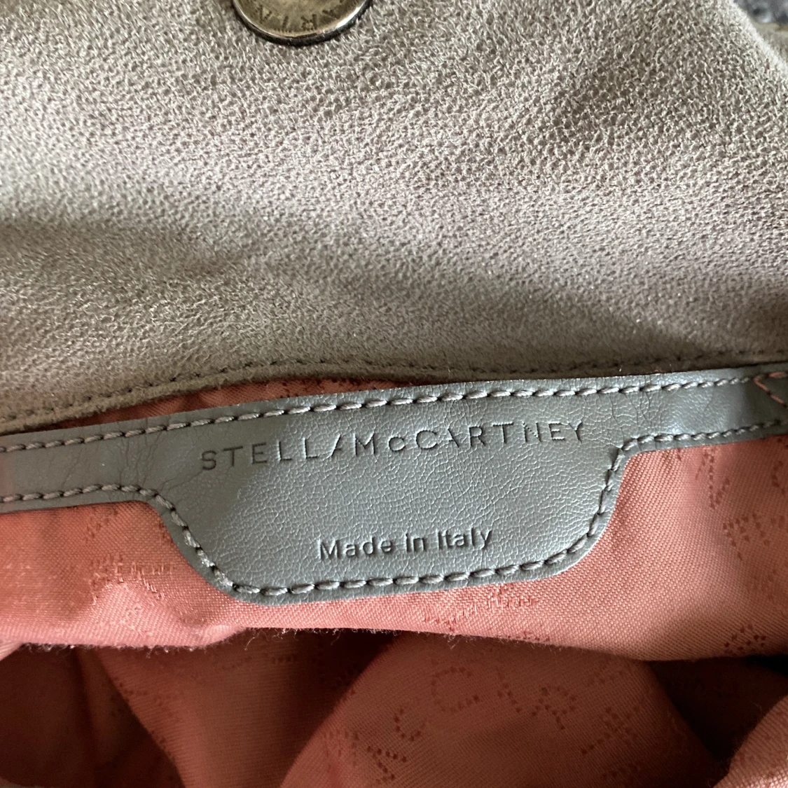 Grå stella maccartney väska - 90
