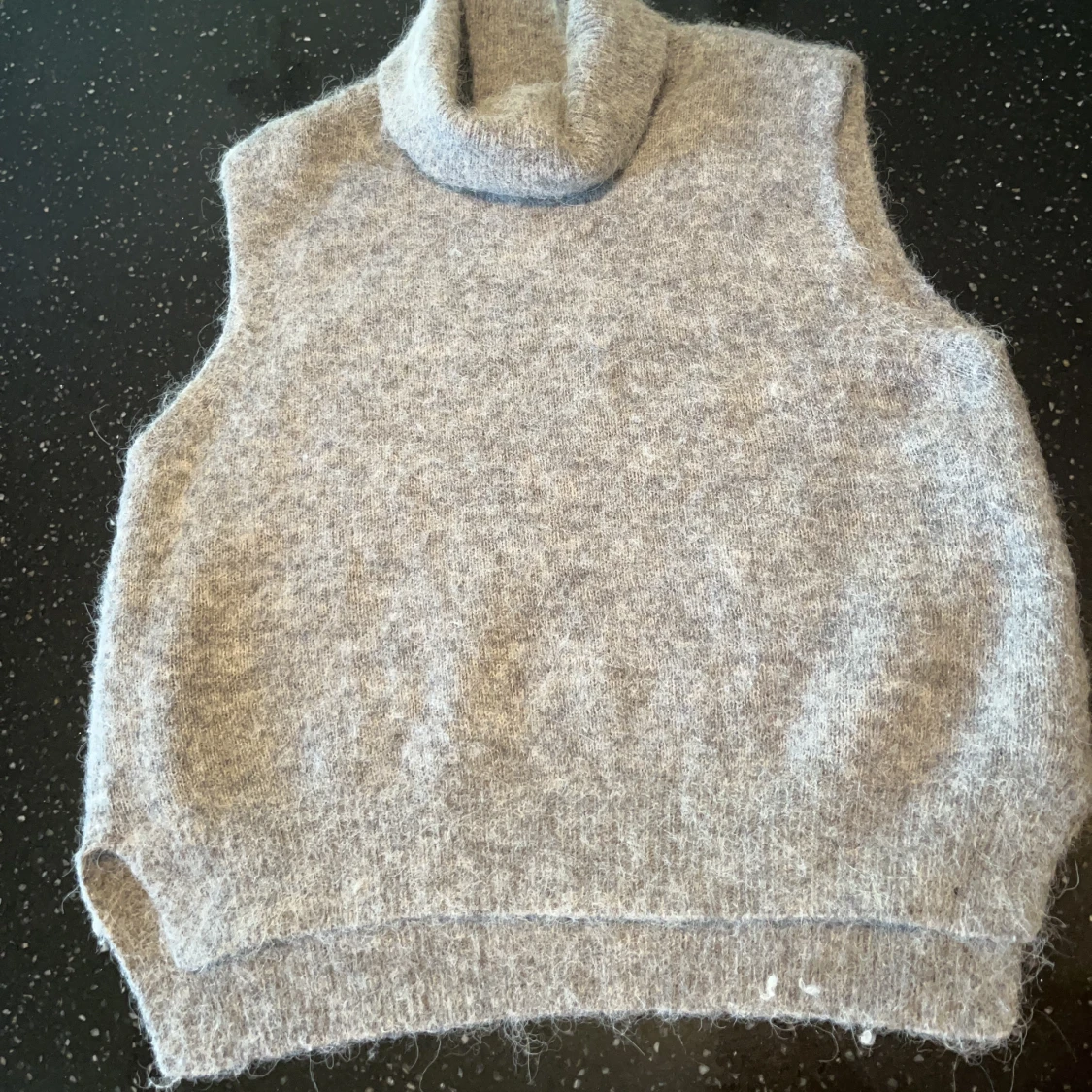 Stickad poloväst  - 91