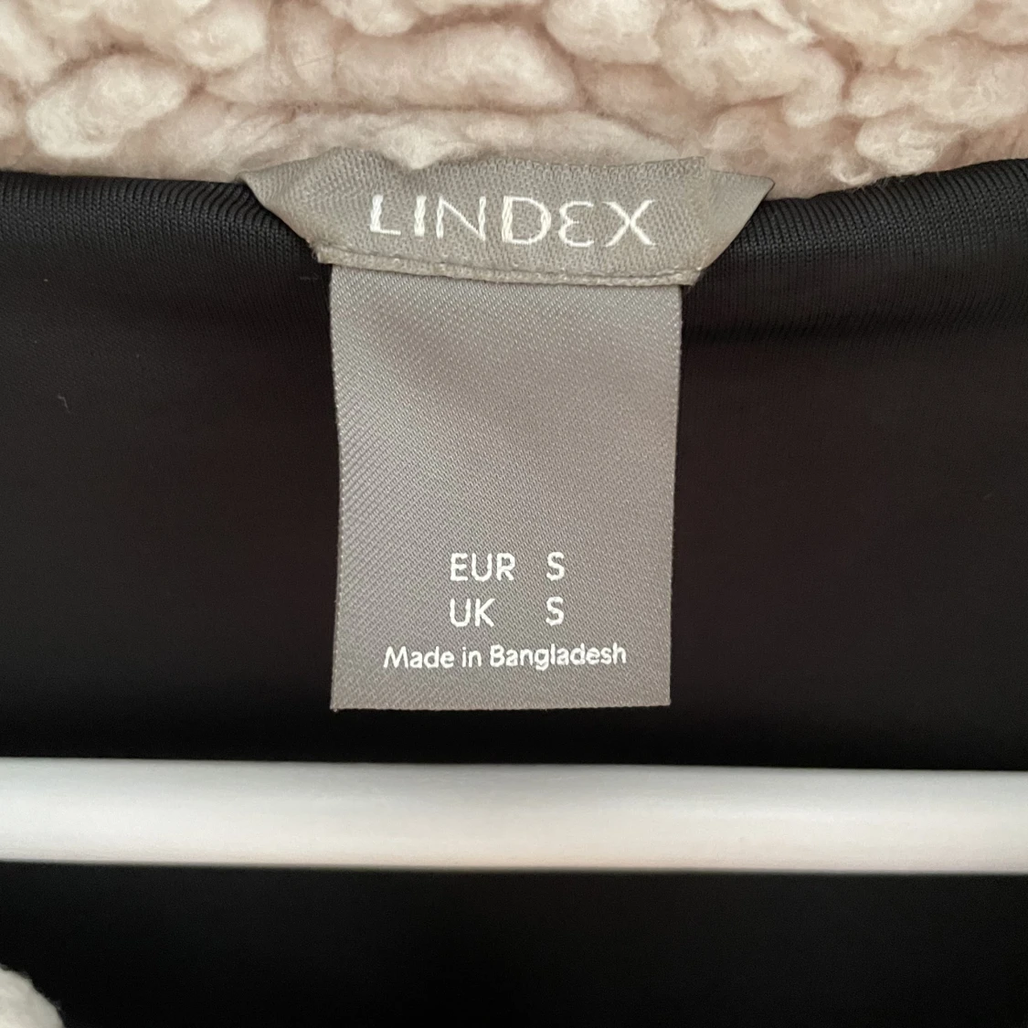 Fluffig jacka/fleecetröja  - 25