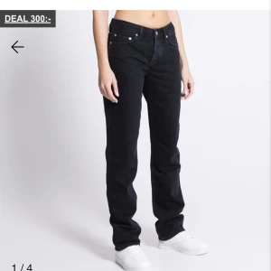 Icon jeans - Lågmidjade jeans från lager 157 i modellen icon! Säljer för att dom inte passar men as snygga 
