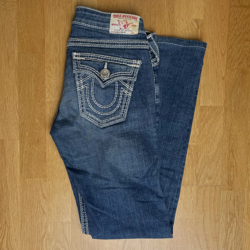 True religion jeans storlek 28. Nyskick! Pm för fler bilder🌟. Jeans & Byxor.