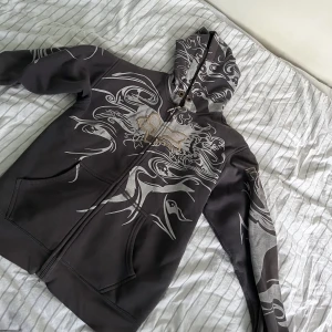 Fox zip  - Zip hoodie bra skick cok varm bra för vintern 