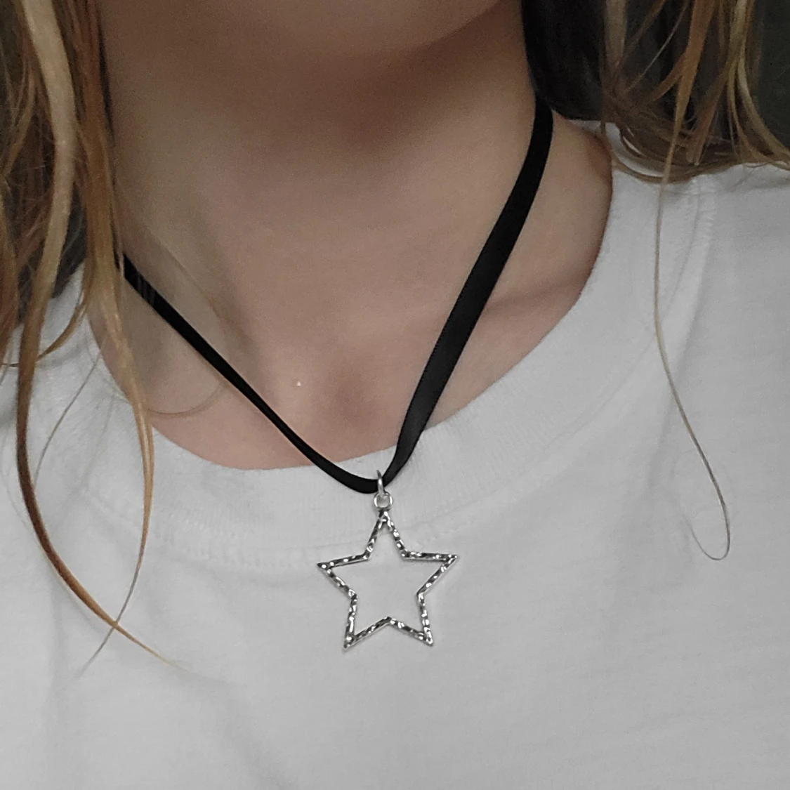 stjärn ribbon halsband