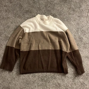 Stickad tröja  - Stickad tröja från lager 157, storlek S