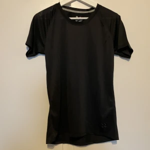 Träningströja från Lager 157 - Rensar garderoben. Fåtal gånger använd. Nyskick