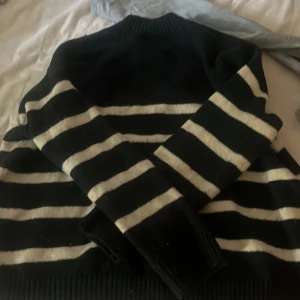 Randig tjock tröja❤️ - Randig tjock tröja från hm❤️