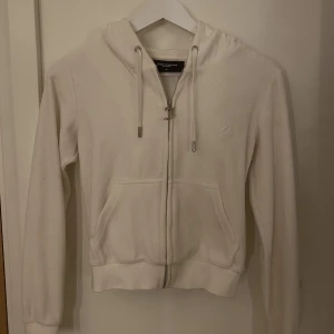 Juicy Couture tröja - Säljer min Juicy Couture tröja då den inte används💗💗