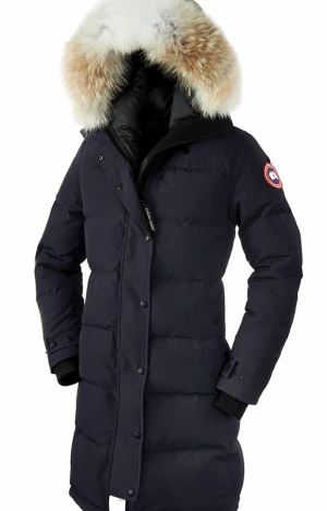 Jacka - Hej säljer min jacka helt ny knappt använt den säljer den eftersom ja ej vill använda den ! Kan fraktas storlek S men passar som M ! Kom gärna med pris om ni vill ! 