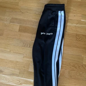 Palm Angels svarta byxor - Nyskick