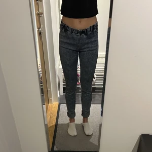 Jeggings  - Jeggings från Gina Tricot i strl S. Använda en gång. 