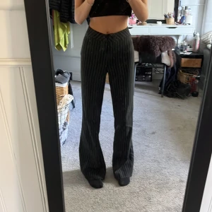 Kostymbyxor liknande  - Väldigt fina botcat byxor från new yorker! Använda få gånger   