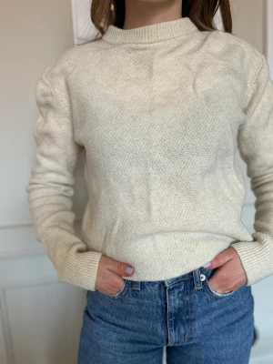 Stickad tröja  - Finstickad tröja 