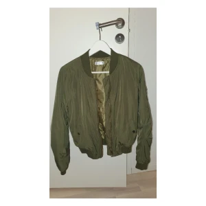 Bomberjacket, bomberjacka  - Stlk S Kan hämtas i Uppsala/Stockholm