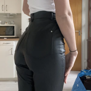 Skinnbyxor Zara - Aldrig använda sprillans nya, köpta på Zara storlek 34