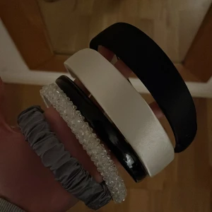 Massa diadem 🌟 - Lite diadem som inte kommer till användning, de flesta är aldrig ens använda 😲🐅 Skriv vilket du är intresserad av så kan jag fixa bättre bilde på just det! 🤝🏼