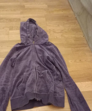 Mjukiströja - Hoodie storlek s