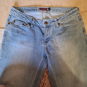 Lågmidjad bootcut jeans - Lågmidjade och bootcut