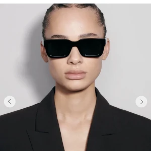 Chimi solglasögon 05 - Säljer mina jätte fina solglasögon då jag har köpt ett par nya💘💘 Dom har används ett fåtal gånger och har inga defekter💘köpte för 1 250kr och säljer för 850kr. Skriv gärna för fler bilder eller frågor💘💘