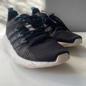 Adidas sneakers  - Adidas skor helt okej skick 6/10 