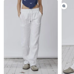 Vita linnebyxor - Säljer mina linnebyxor från Skagen clothing i storlek s. Byxorna är helt nya, aldrig använda och slutsålda på hemsidan. Skriv privat för fler bilder eller annan info✨ Köp direkt för 700kr💖