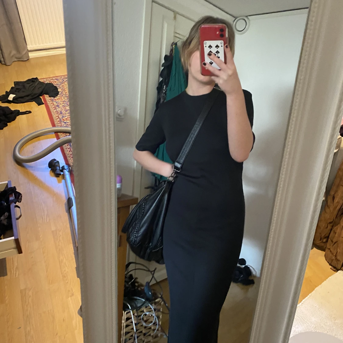 Svart ribbat klänning