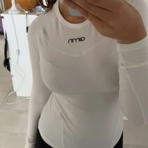 Tröja  - Säljer min sprillans nya träningströja från amin som är helt oanvänd och tyvärr aldrig kommer till användning. (Superfin och ordinarie pris är 349)💕💕