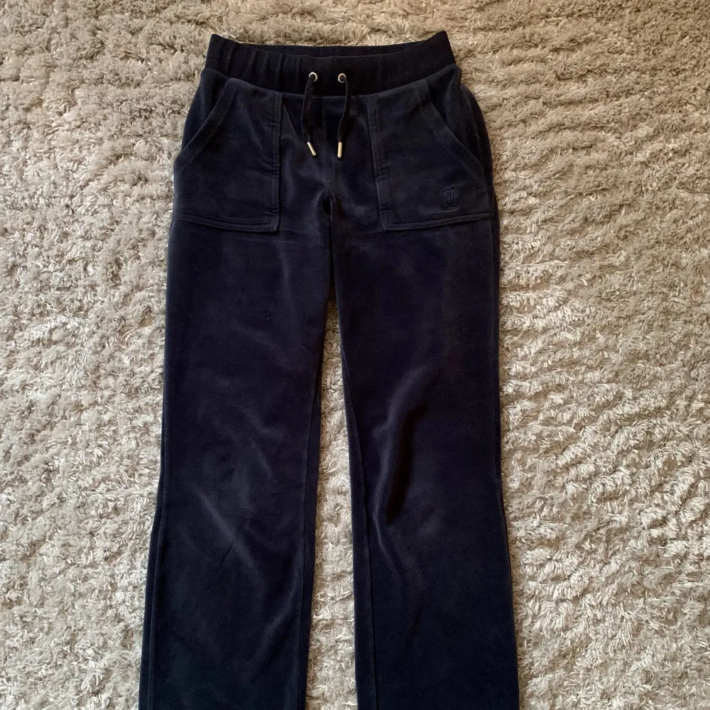 Strl XXS marinblå . Jeans & Byxor.