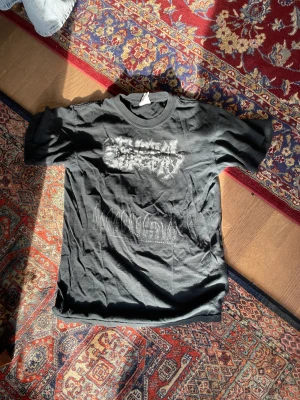 T-shirt - T-shirt, använder inte🖤använd en del