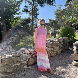 Långklänning från Zara - Använd två gånger & ny för i år. Storlek L (jag är 176 cm). 