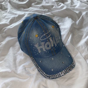 Keps - Snygg keps som inte kommer till användning. Säljer för 80 kr plus frakt 💖